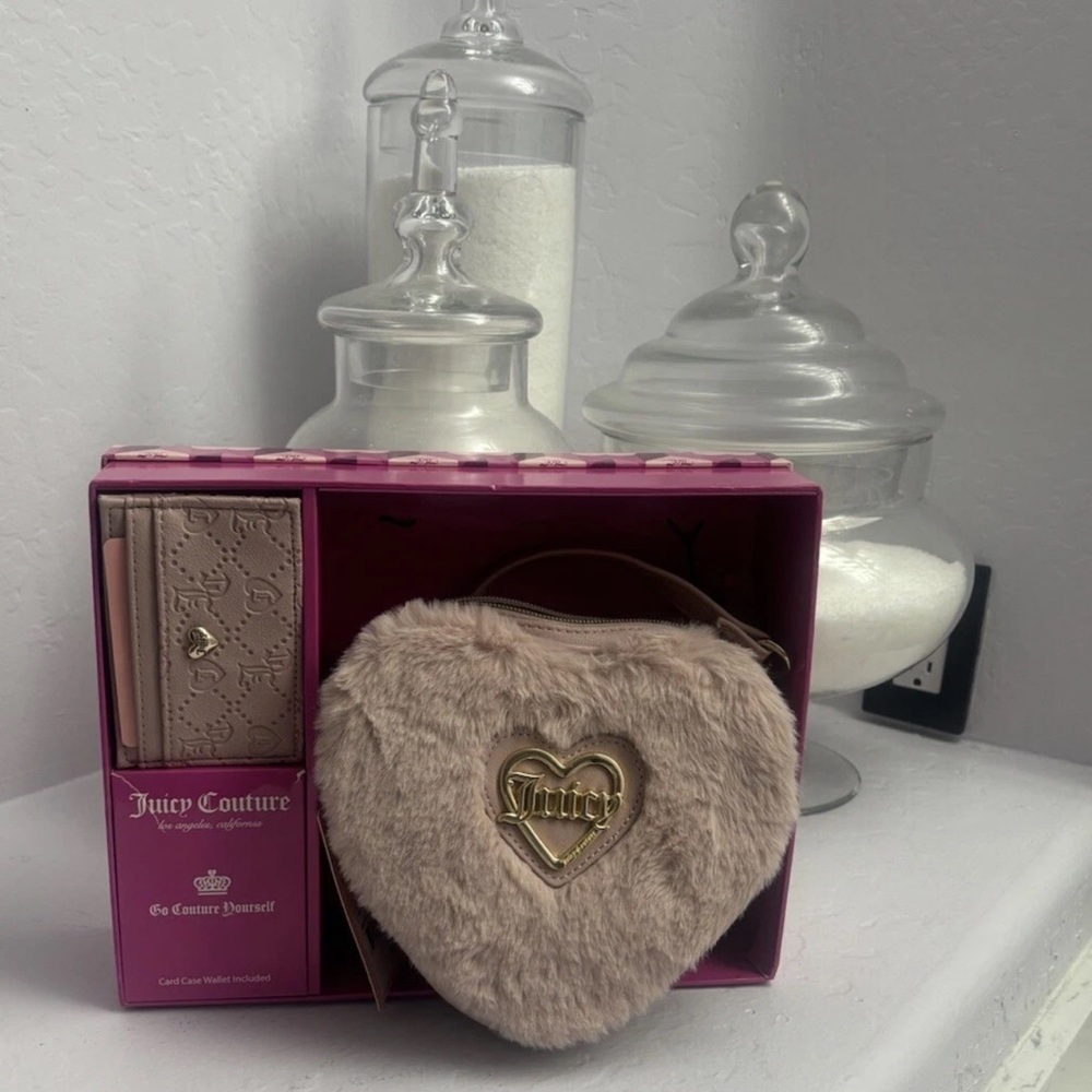 Juicy Couture Pink Heart  Fur CrossBody Bag w/ Card Holder NWT